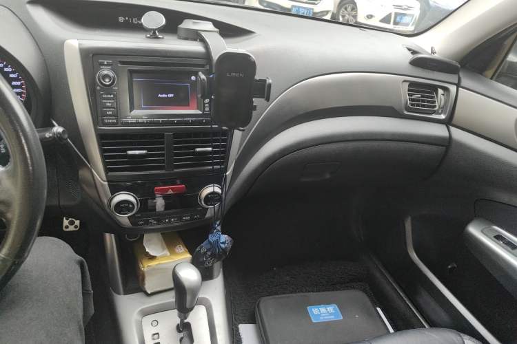 Used Subaru Forester 2012 Classic 2.5XS Automatic Sport Edition Audio And AC Panel