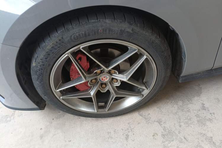 Used CHANGAN UNI-V 2022 1.5T Prestige Version Left Front Wheel Hub