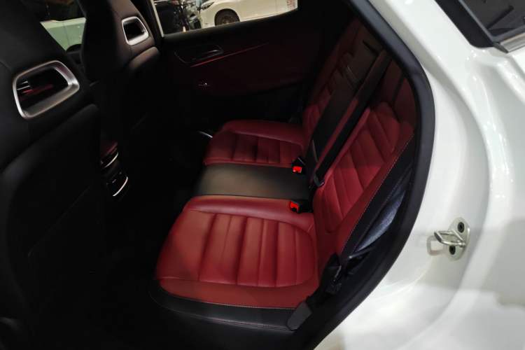 Used MG HS 2019 30T Automatic 2WD Trophy Supreme Edition China VI Standard
