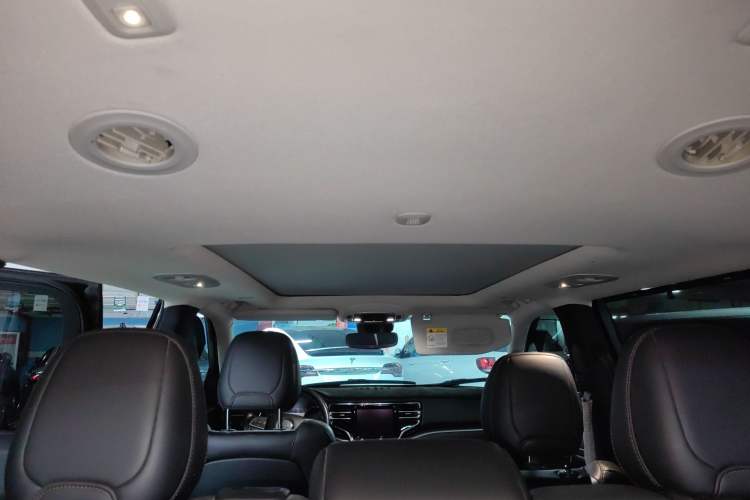 Used Jeep Grand Commander 2018 2.0T Four-Wheel Drive Smart Enjoyment Version China VI
