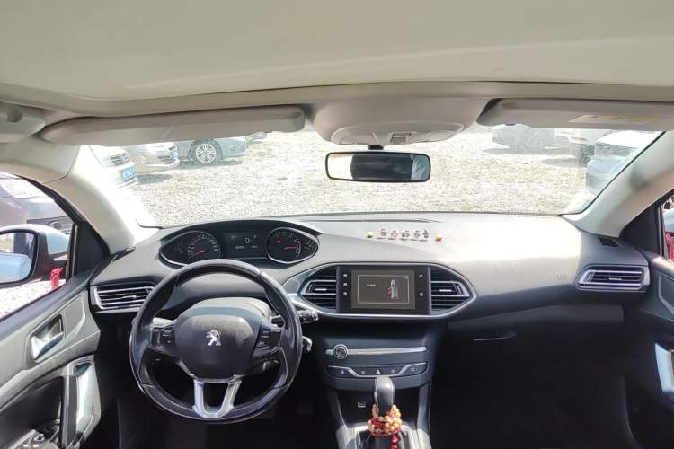 Used Peugeot 308S 2015 1.2T Automatic Jingchi Edition Headliner
