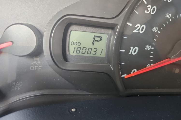 Used Toyota SIENNA 2011 2.7L Two-Wheel-Drive Automatic Trim Odometer Close Up