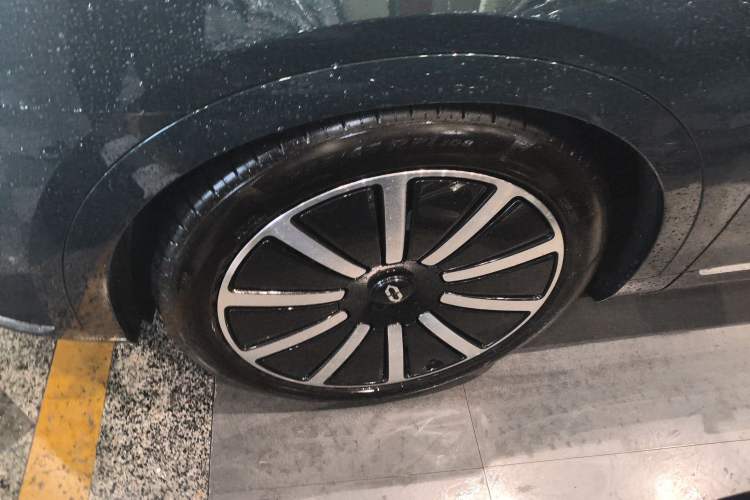 Used Hima AITO M9 2025 Extended-Range Ultra Version 52 kWh 6-Seater