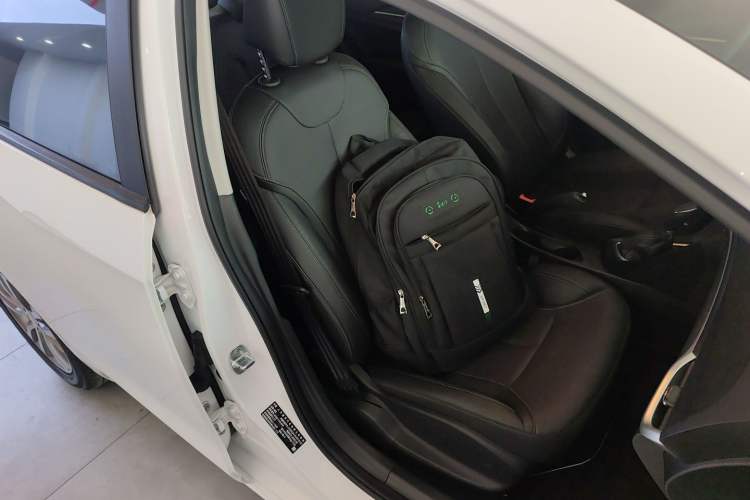 Used Buick GT 2021 1.3T Automatic Mild Hybrid Elite Version Right Front Seat