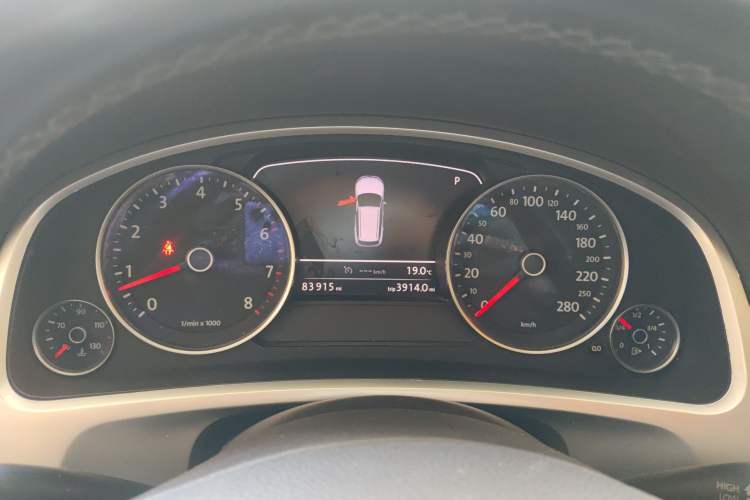 Used Volkswagen Touareg 2014 3.0 TSI New Edition Instrument Cluster