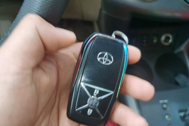 Used Toyota RAV4 2011 2.4L Automatic 4x4 Supreme Navigation Edition

