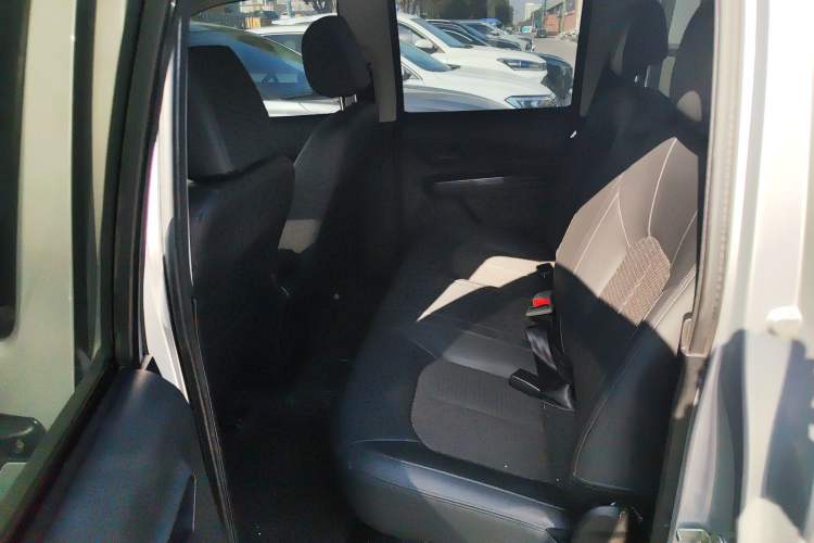 Used Great Wall Wingle 5 2021 1.5T Two-Wheel Drive "Dry Meal" Value Edition with an Extra-Long 1820mm Cargo Bed Equipped with GW4G15K Engine Interior 4