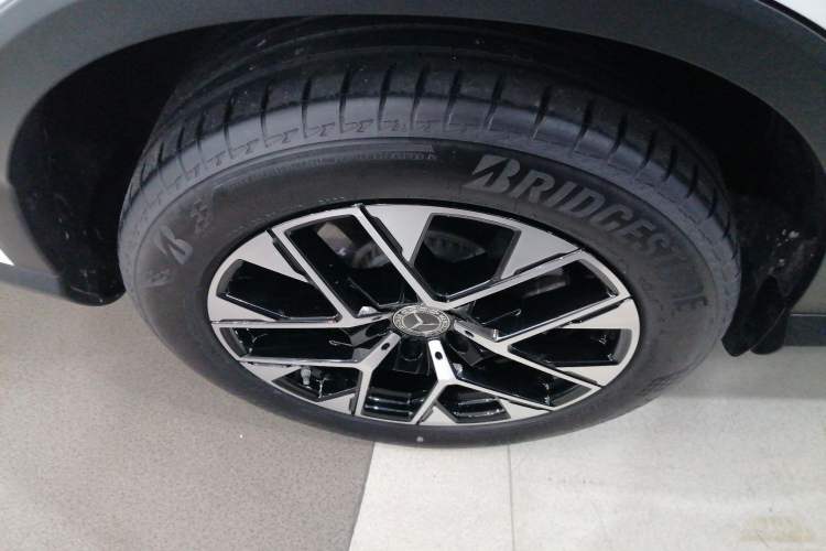 Used Mercedes-Benz GLC 2023 Facelift GLC 260 L 4MATIC Dynamic Version 5 Seats Right Rear Wheel Hub