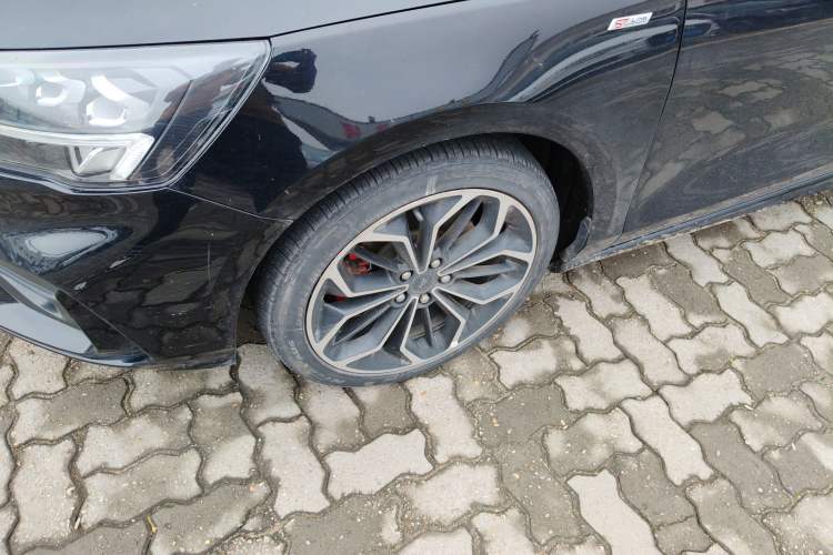 Used Ford Focus 2021 Sedan EcoBoost 180 Automatic ST Line Left Front Wheel Hub