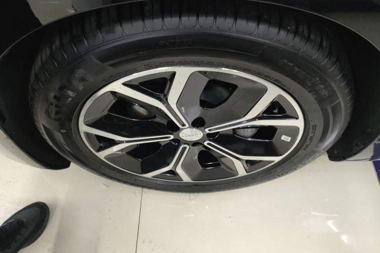 Used Hima Luxeed S7 2025 855 km Max