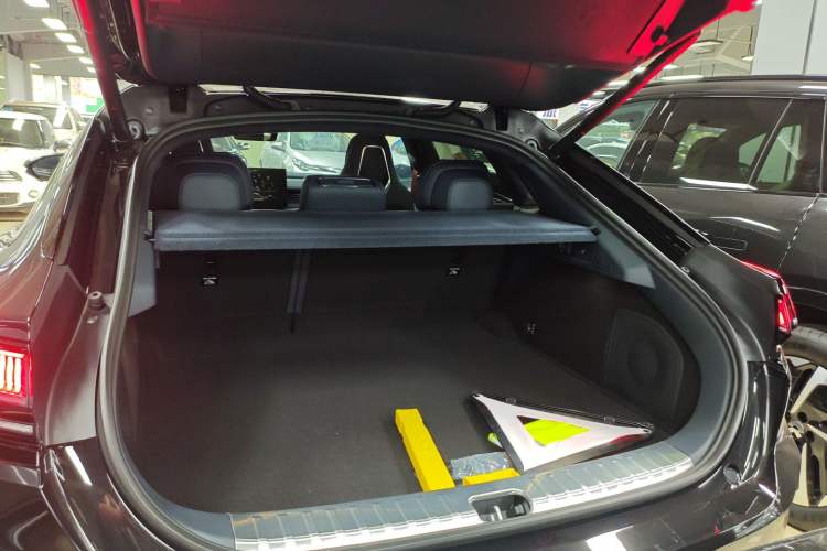 Used Zeekr 001 2026 Model 103° Rear-Drive Max Version Trunk