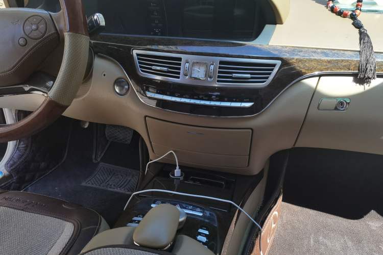 Used Mercedes-Benz S-Class 2012 S 300 L Business-Class Grand Edition Audio And AC Panel