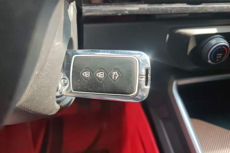 Used Wuling Alvez 2022 1.5L Manual Free-Style Model