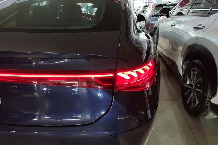 Used Mercedes-Benz EQS 2022 Updated Version 450+ Pioneer Edition Right Rear Taillight