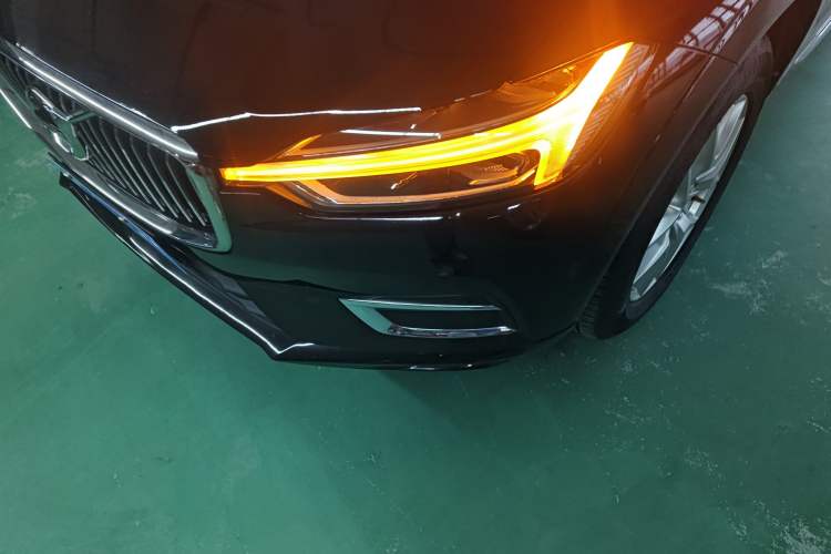 Used Volvo XC60 2021 T5 4x4 Smart Luxury Edition Left Front Headlight