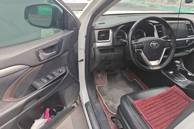 Used Toyota Highlander 2017 2.0T Four-Wheel Drive Luxury Edition 7 Seats Driver Seat