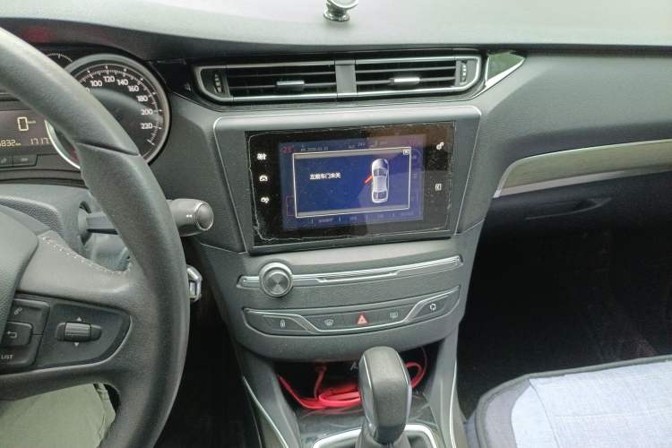 Used Peugeot 408 2016 1.6T Automatic Luxury Edition Audio And AC Panel