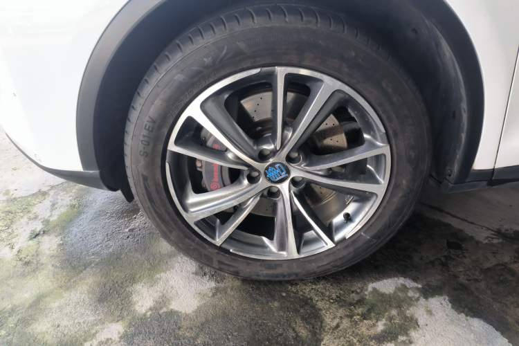 Used BYD Tang New Energy 2018 DM 2.0T All-Wheel Drive Smart Connectivity Luxury Model 7 Seats China V Emission Standard