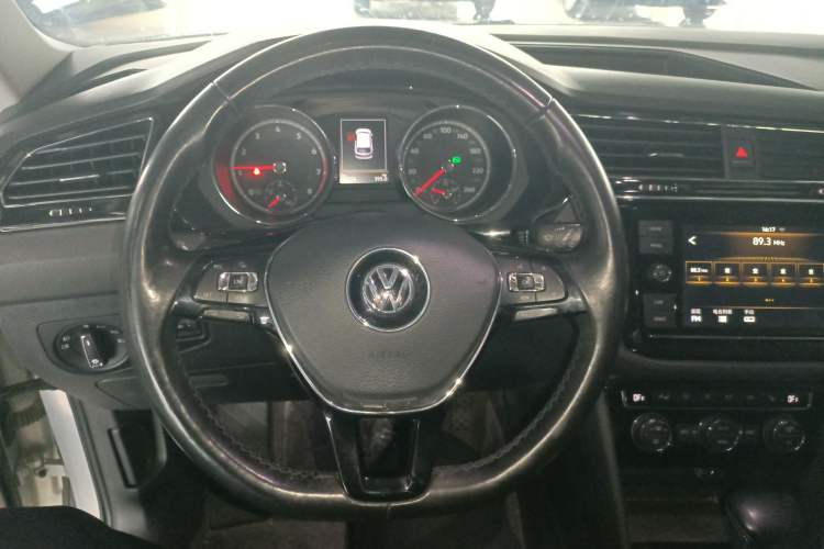 Used Volkswagen Tiguan L 2019 330TSI Automatic Two-Wheel Drive Smart Luxury Version China VI Standard