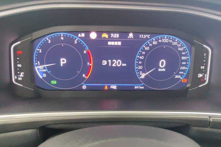 Used Volkswagen T-ROC 2025 Facelifted 300TSI DSG Two-Wheel-Drive Chen Guang Edition Instrument Cluster