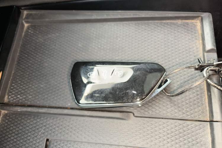 Used Volkswagen ID.UNYX 2024 Pro Long-Range Version
