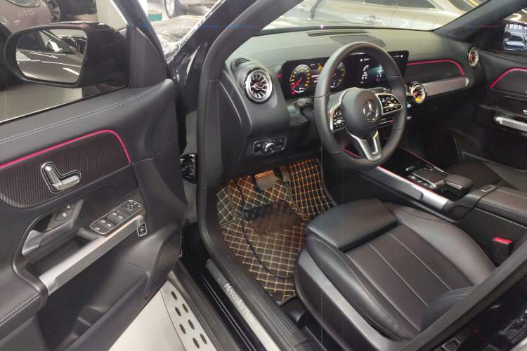 Used Mercedes-Benz GLB 2022 GLB 220 Dynamic Edition Driver Seat
