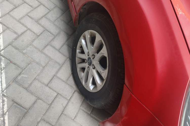 Used Ford Focus 2011 Hatchback 1.8L Automatic Fashion Edition
