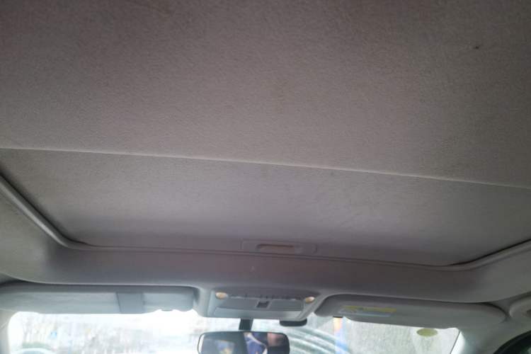 Used Nissan Terra 2018 2.5L Automatic 2WD Luxury Edition Headliner