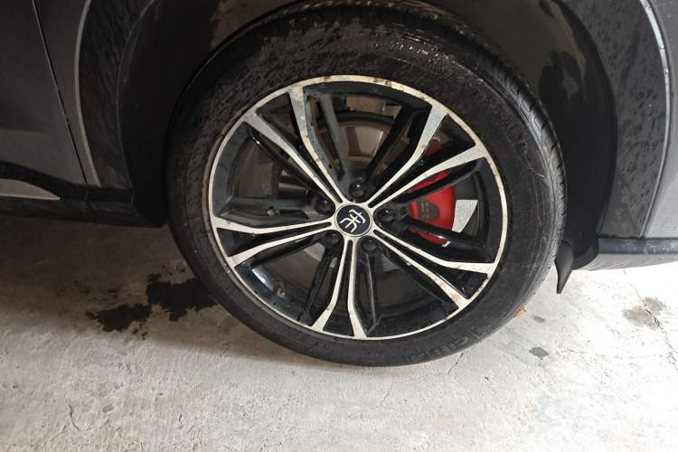 Used BYD Song PLUS 2020 1.5T Automatic Prestige Version Right Front Wheel Hub