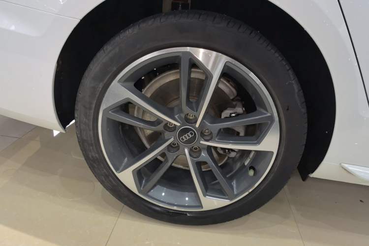 Used Audi A4L 2022 40 TFSI Fashion Dynamic Model Right Rear Wheel Hub