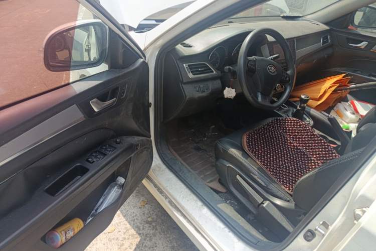 Used Bestune B30 2016 1.6L manual luxury version
