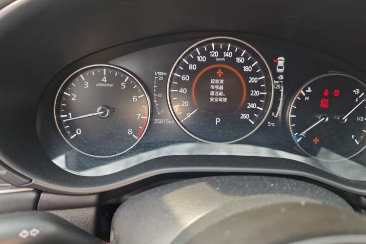 Used Mazda 3 Axela 2021 1.5L Automatic ZhiMei Edition Odometer Close Up