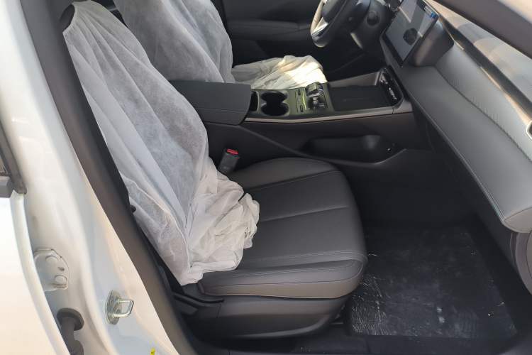 Used BYD Qin PLUS 2025 DM-i Smart Drive 55KM Leading Model Right Front Seat