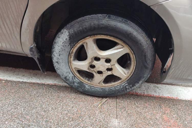 Used FORTHING Lingzhi 2013 M5 Q3 2.0L 7-seat Long-wheelbase Luxury Model