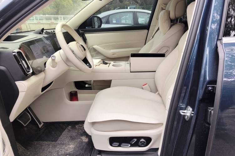 Used Hima AITO M8 2025 Extended-Range Max+ Version 53.4 kWh 5-Seater Edition