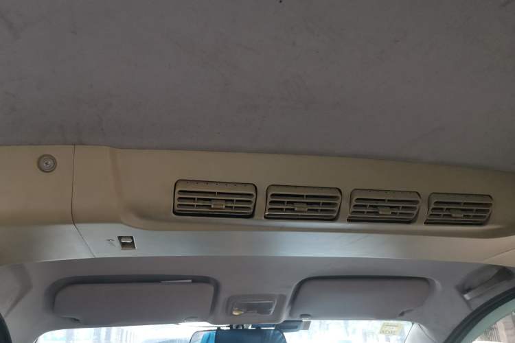 Used Dongfeng Fengon 330 2014 1.5L Manual Standard Edition DK15-02
