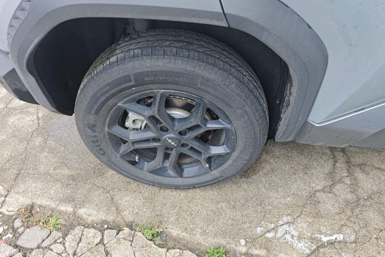 Used Formula Leopard Titanium 3 2025 501 km Range Rear-Wheel Drive Intelligent Driving Max Edition Right Rear Wheel Hub