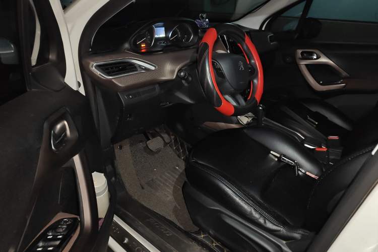Used Peugeot 2008 2015 1.6L Automatic Playcool Edition
