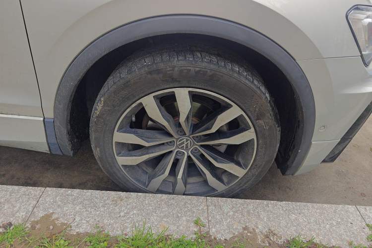 Used Volkswagen Tiguan L 2021 330TSI Automatic Two-Wheel Drive R-Line Enhanced Edition
