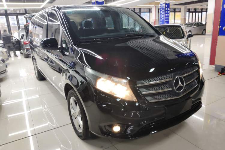 Used Mercedes-Benz Vito 2018 2.0T Elite Version 7 Seats China VI Emission Standard
