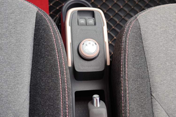 Used Chery QQ Ice Cream 2022 Taohuanxi Sweet Peach Edition Gear Lever