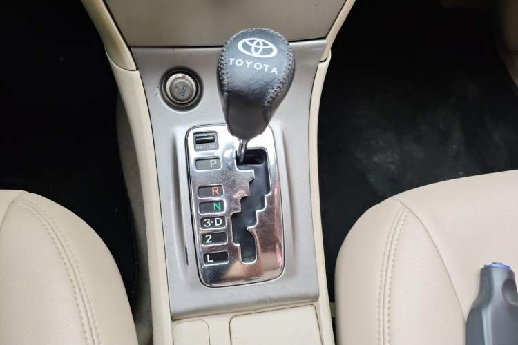 Used Toyota Corolla EX 2011 1.6L Automatic Classic Edition Gear Lever