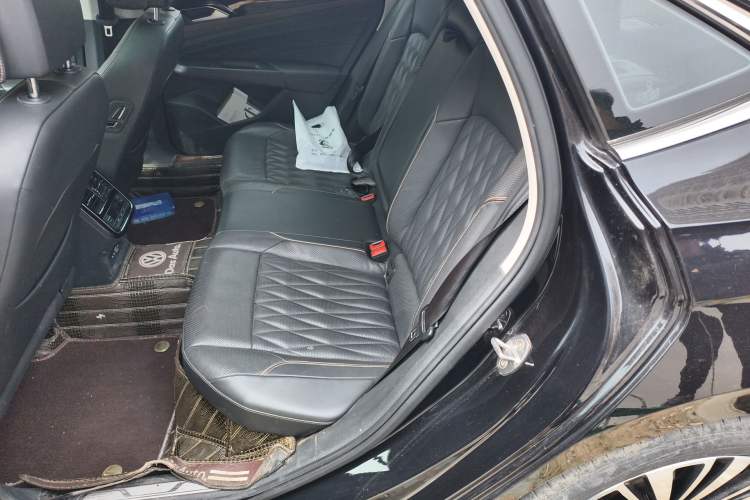 Used Volkswagen Passat 2020 330TSI Luxury Edition China VI
