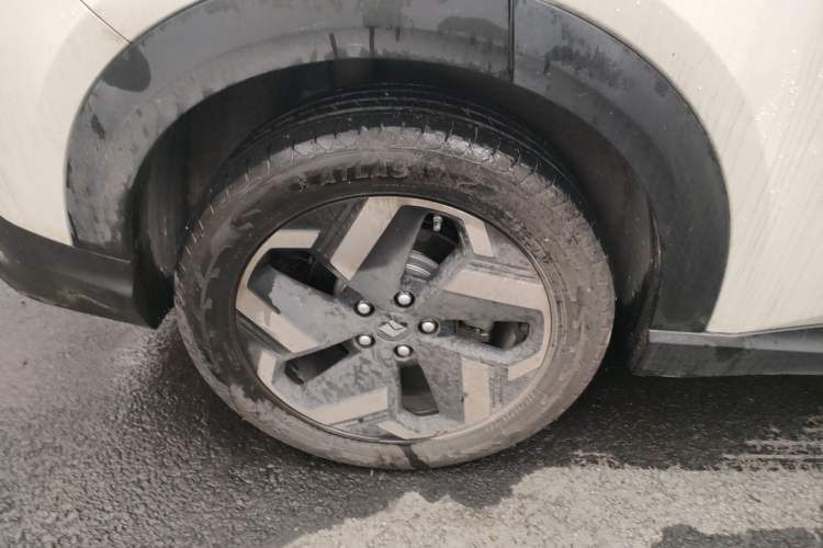 Used Baojun Yunhai 2025 Model 500km Pure Electric Travel Edition
