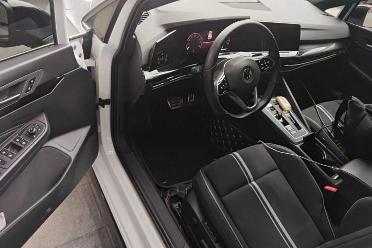 Used Volkswagen Golf 2021 280TSI DSG R-Line Driver Seat