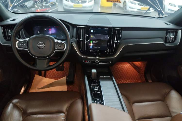 Used Volvo XC60 2024 B5 4x4 Smart Luxury Edition Audio And AC Panel