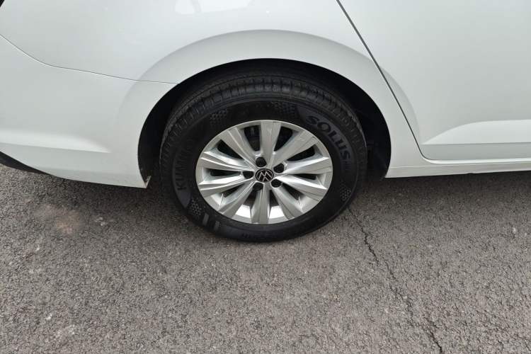 Used Volkswagen Lavida 2023 New Rui 1.5L Automatic New Yi Edition Right Rear Wheel Hub