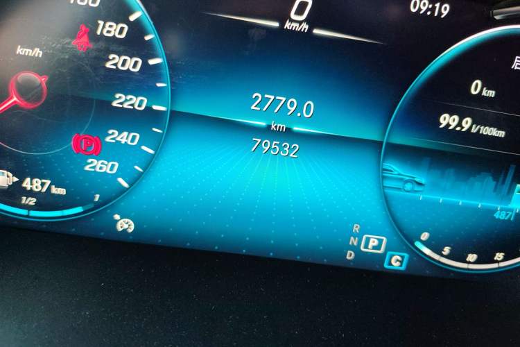 Used Mercedes-Benz GLC 2020 Facelift GLC 260 L 4MATIC Luxury Edition Odometer Close Up