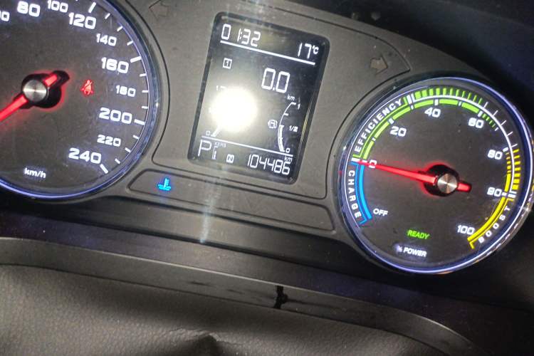 Used Roewe i6 New Energy  Odometer Close Up