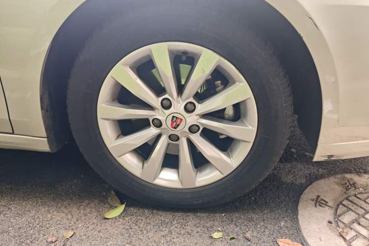 Used Roewe i6 New Energy 2017 45T Hybrid Connect & Smart Enjoyment Edition
